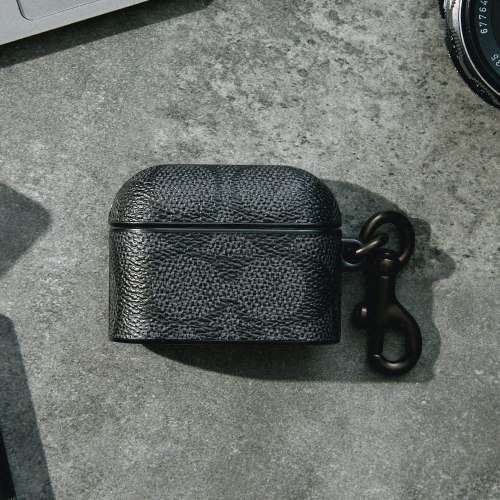 【COACH】AirPods Pro 2 精品保護套 經典黑